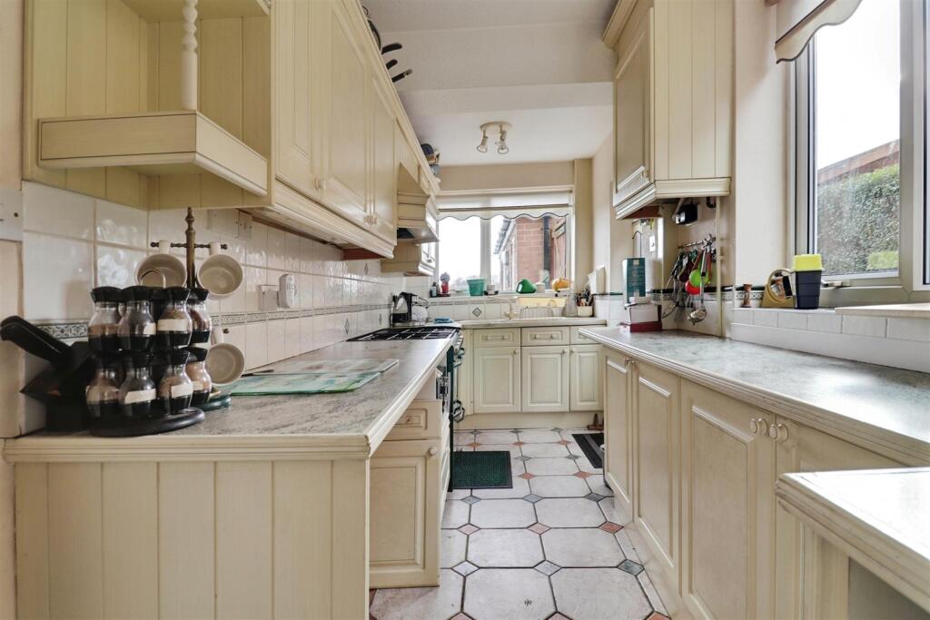Nantwich Road, Audley, Stoke-On-Trent photo 3