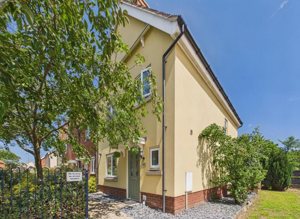 3-bed terraced on Crocus Close, Eynesbury, St. Neots, £335,000