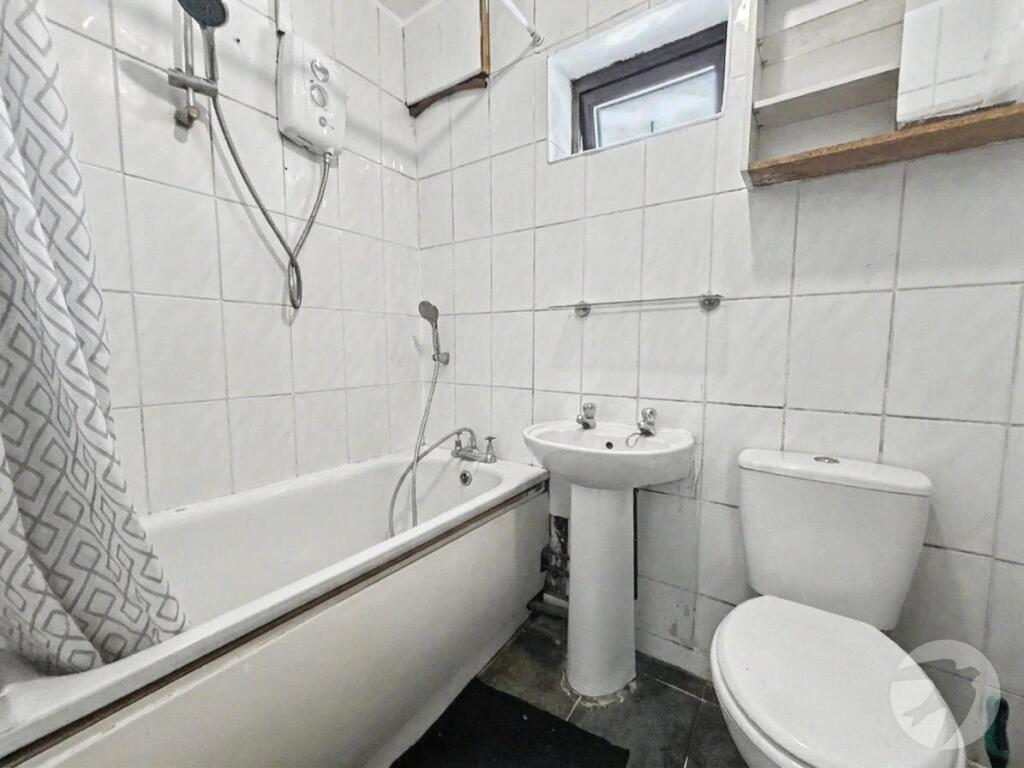 House in London, Blackfen - View 4