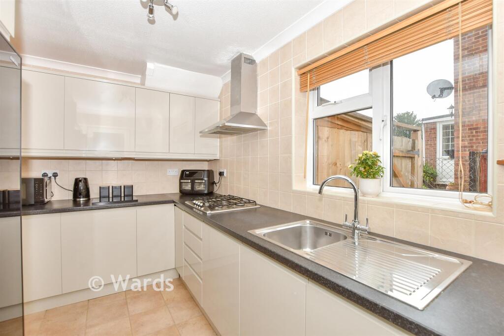 House in Tonbridge and Malling, Snodland - View 2