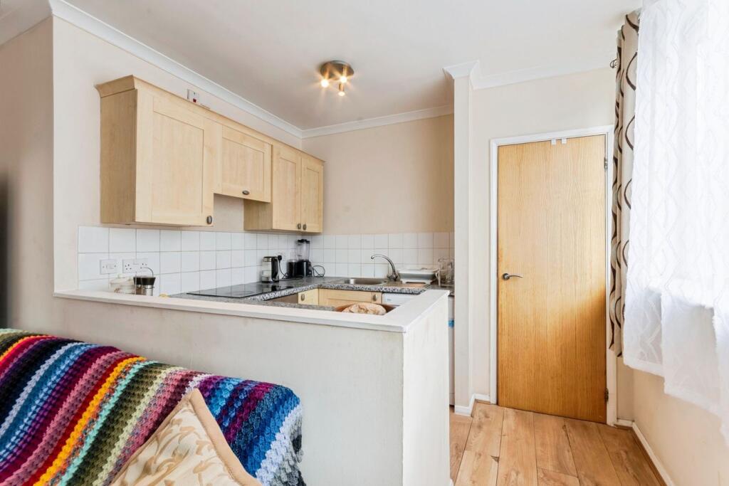 Apartment in Northampton - View 4