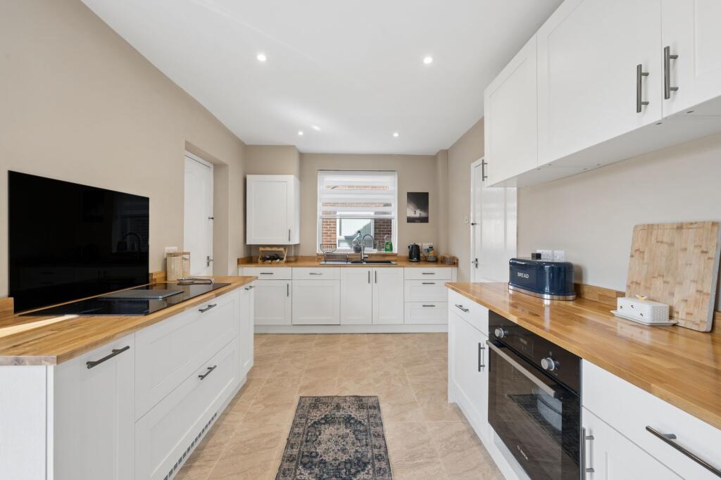 House in Salford, Higher Irlam - More