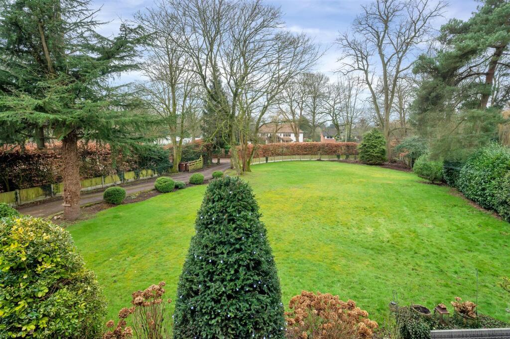 May Lodge Drive, Rufford photo 2