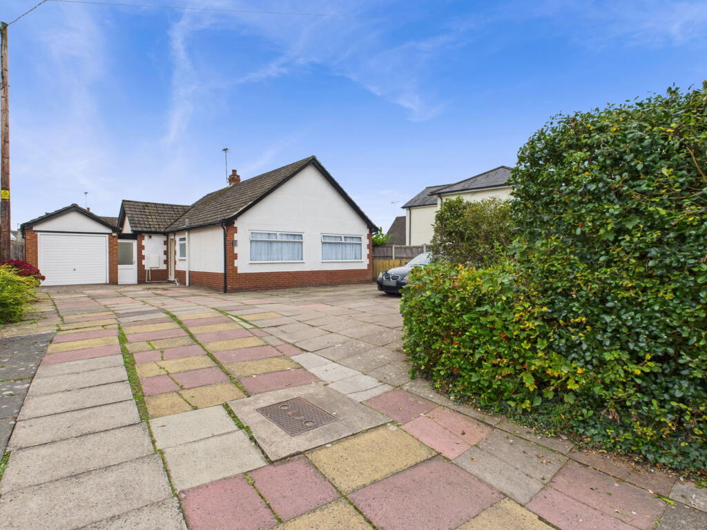 3-bed detached on Broughton Lane, Wistaston, Crewe, CW2 8JR, £285,000