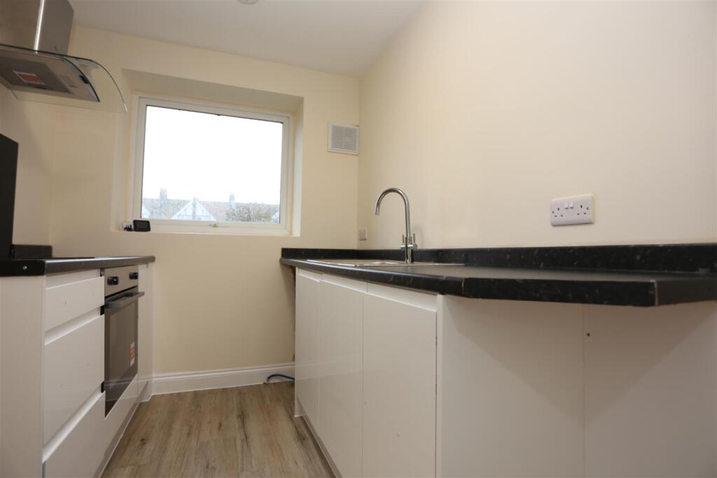 Apartment in Brighton - View 5