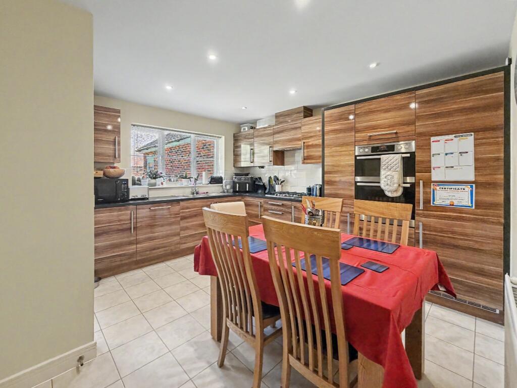 House in Daventry, West Northamptonshire - View 5