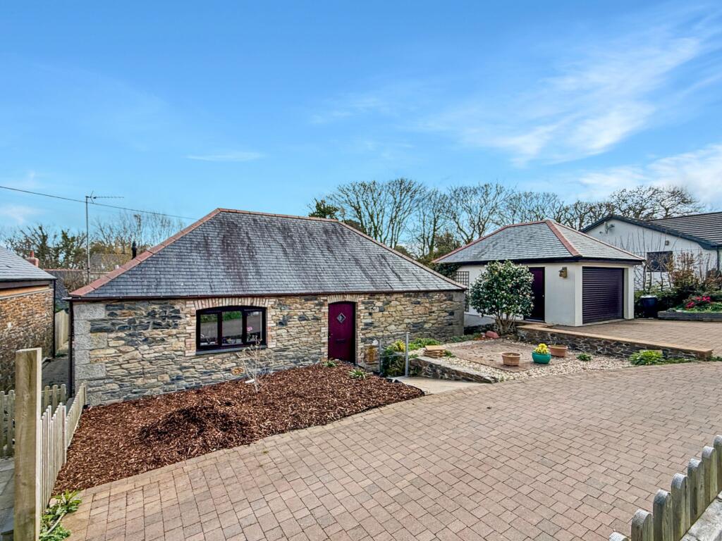 Main image of property: Penelewey, Feock, TR3