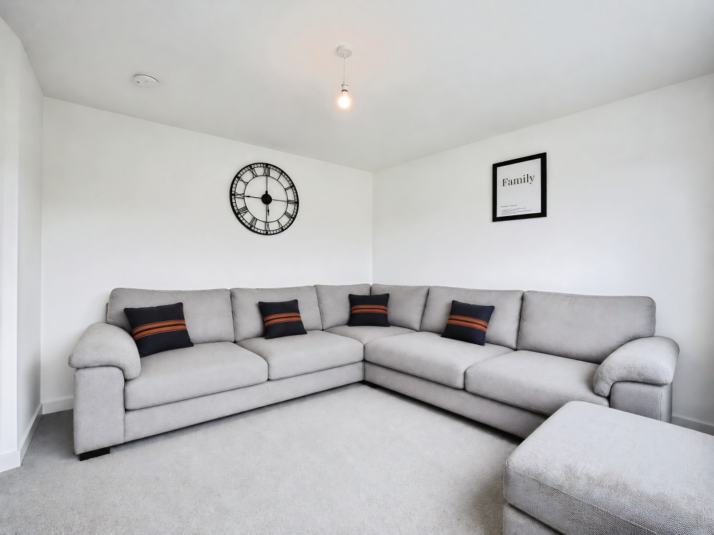 House in Glasgow, Darnley Mains, Darnley - View 2