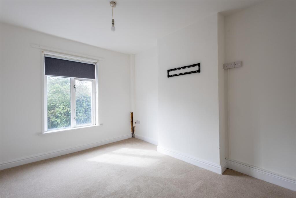 House in Chesterfield, Old Whittington - View 4