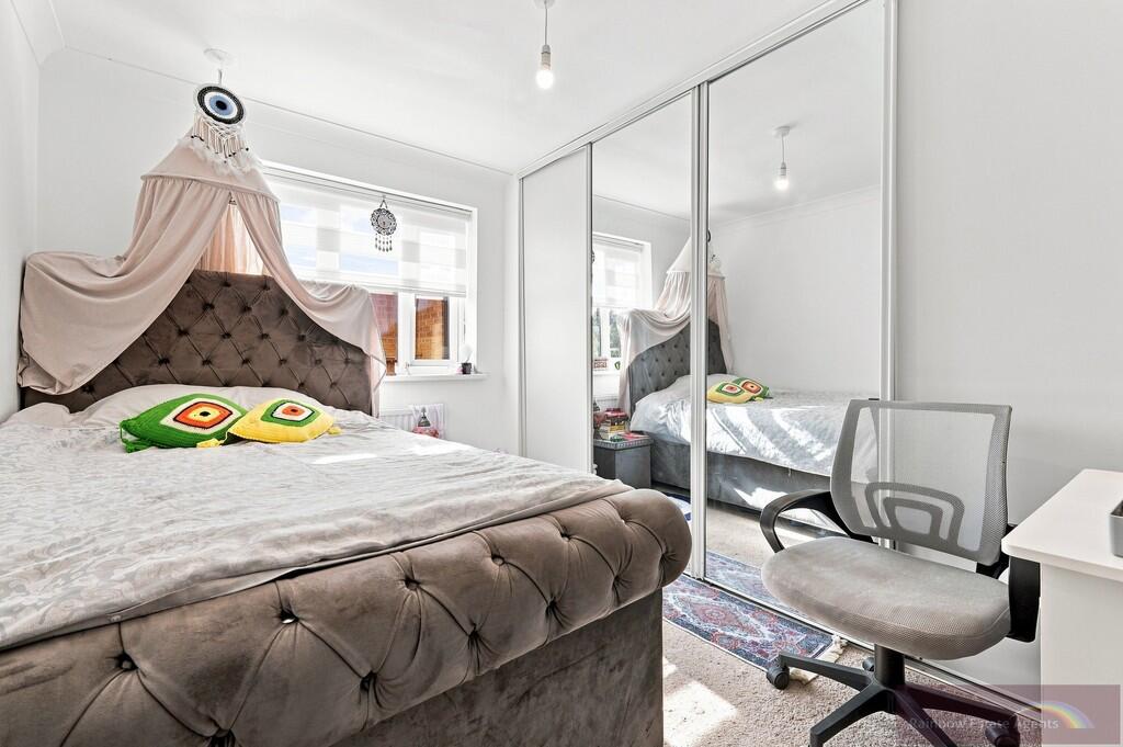 Apartment in Enfield - View 5