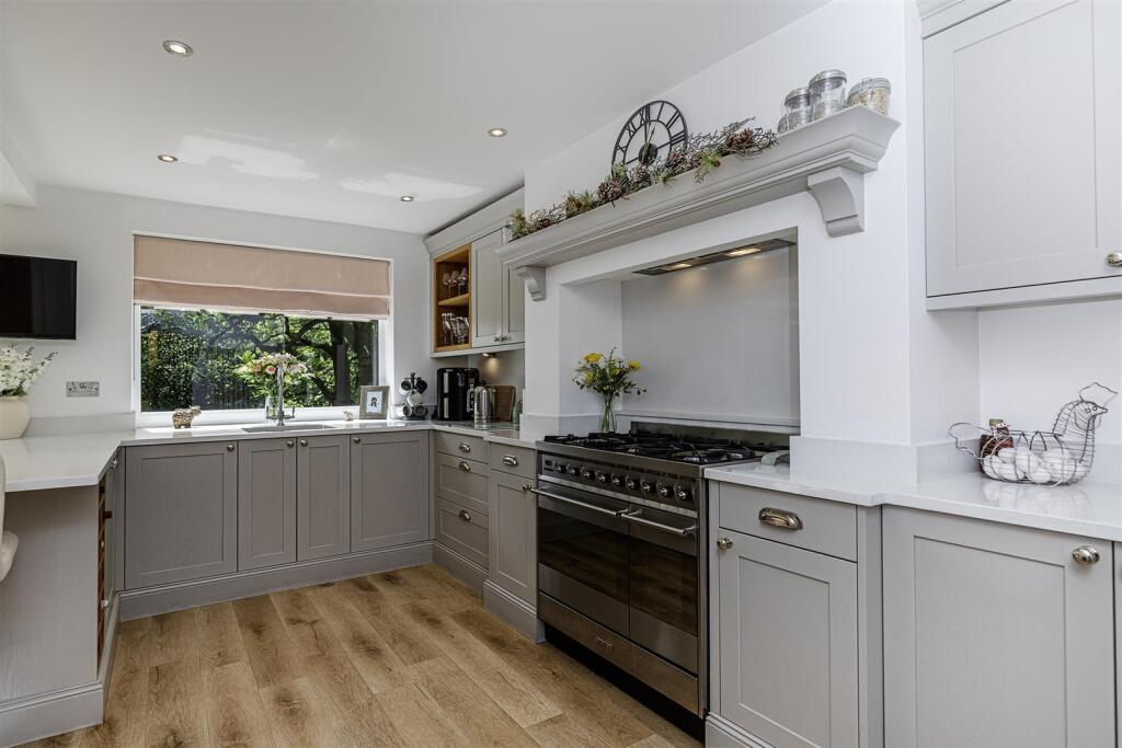 House in Bradford, West Yorkshire - View 3