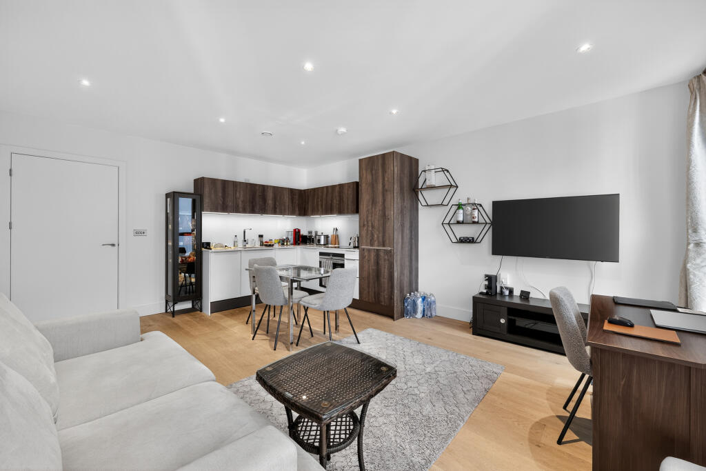 Apartment in London, Battersea Exchange, Clapham Junction - View 2