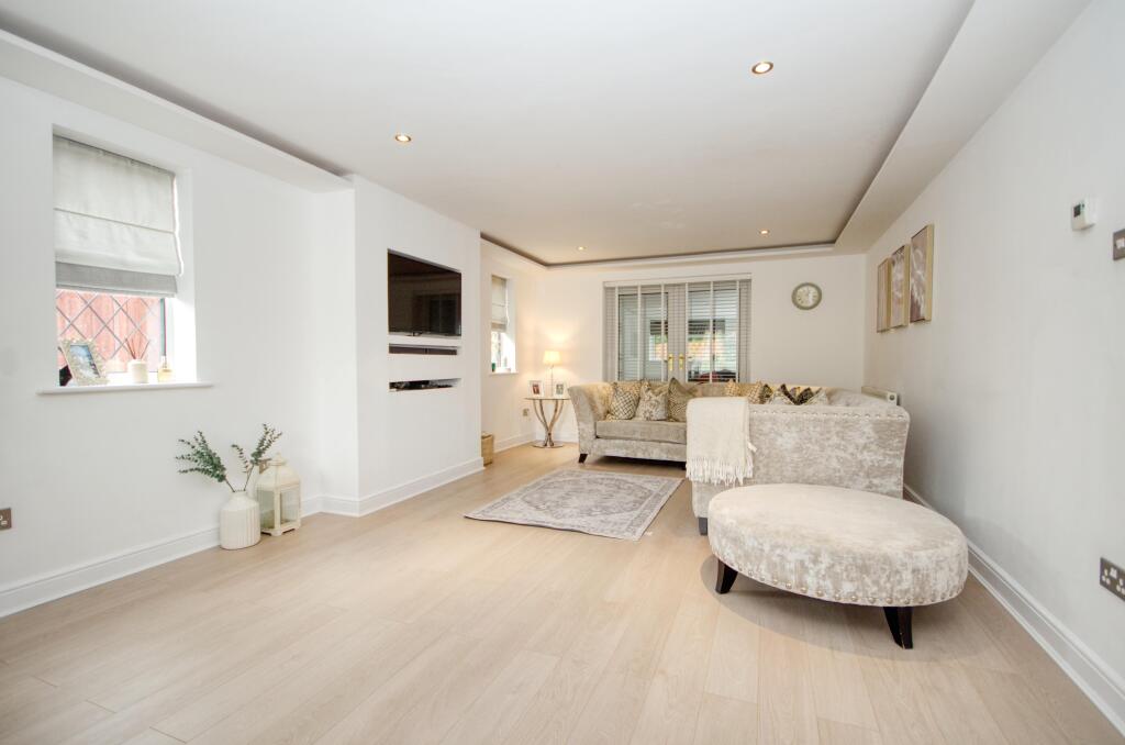 House in Eastleigh, Chartwell Green, West End - View 4
