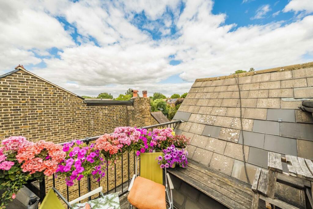 Apartment in London - More