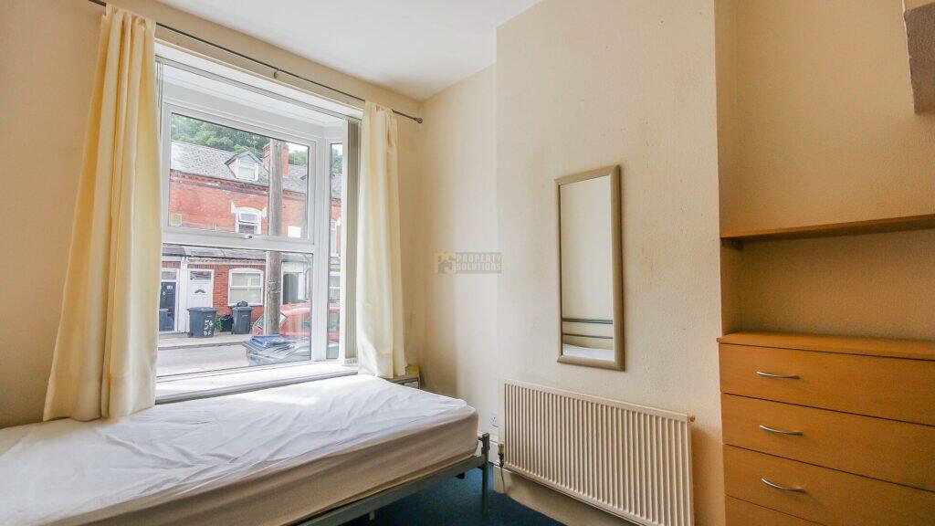 6 bedroom terraced house for rent