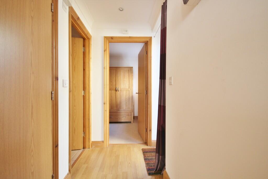 Apartment in Cambridge, Cherry Hinton - View 5
