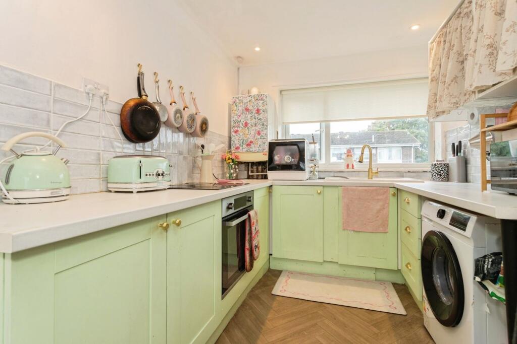 Apartment in Newcastle upon Tyne - View 5