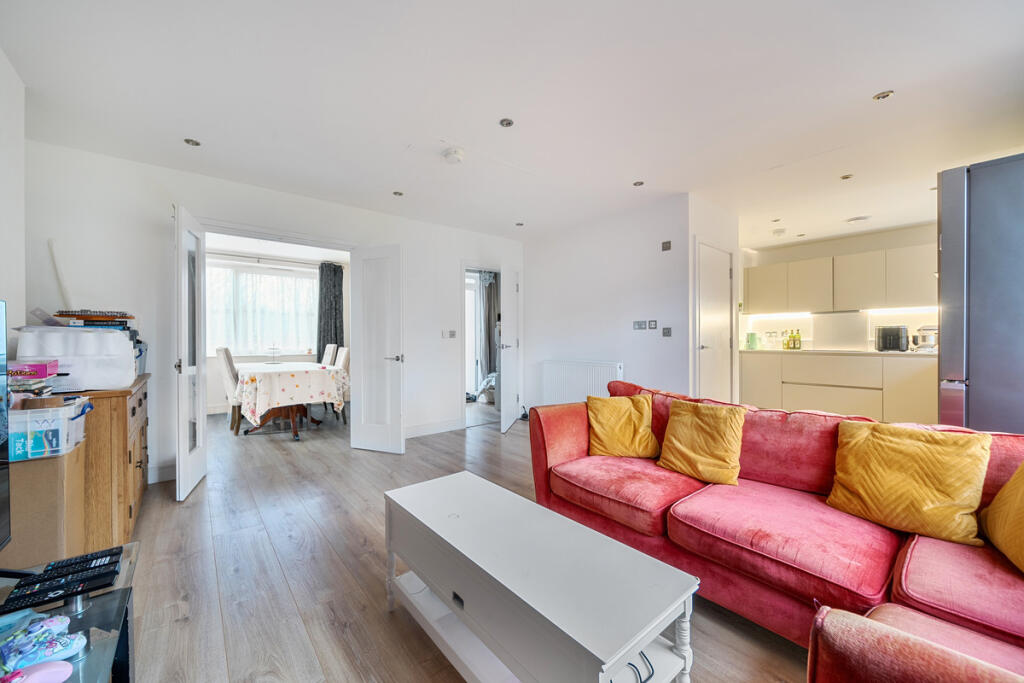 Willow Tree Drive, Waltham Cross, EN8 7 photo 3