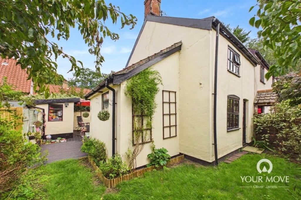 Main image of property: Gills Close, Harleston, Norfolk, IP20