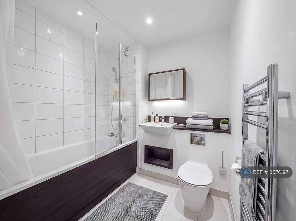 Apartment in London, Upton Gardens, Upton Park - More