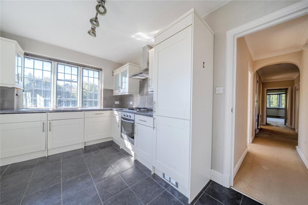 Apartment in Hemel Hempstead, Amersham - View 4