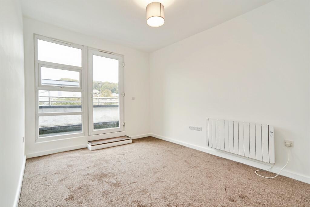 Additional image 10 of Dockfield Terrace, Shipley