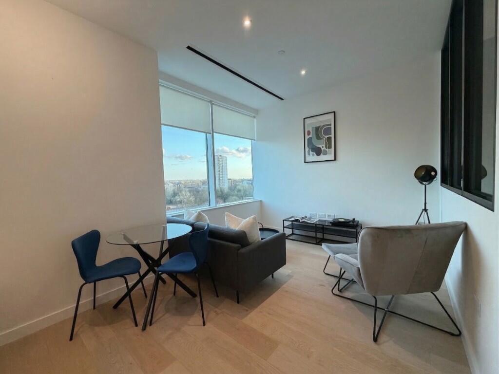 Main image of property: Great West Road, London, TW8