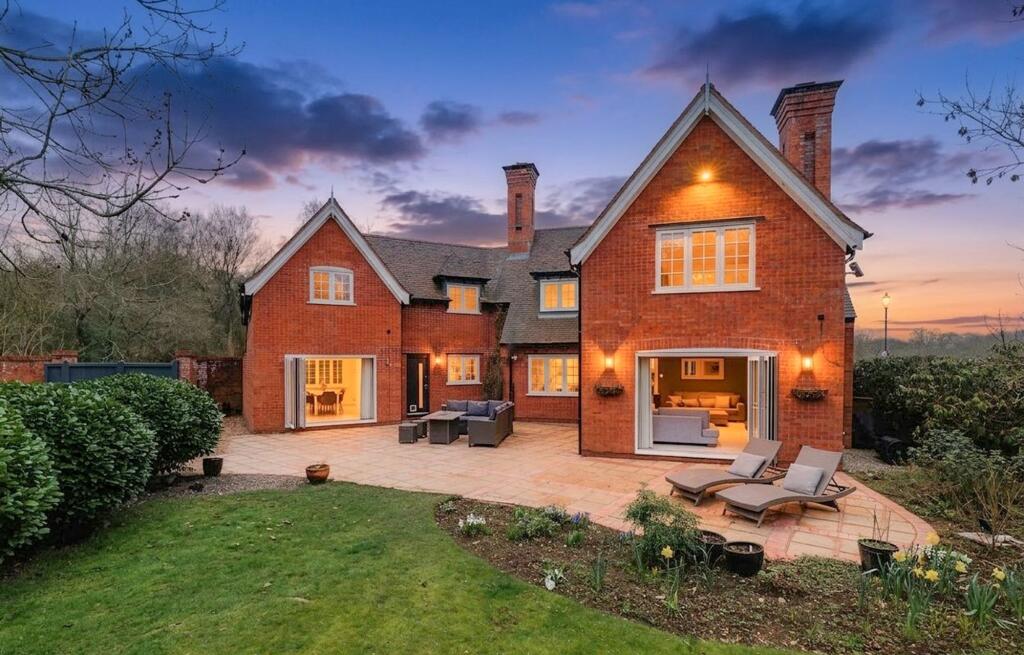 The Gatehouse, 1 St. Marys Drive, Whitegate, CW8 2EZ photo 2