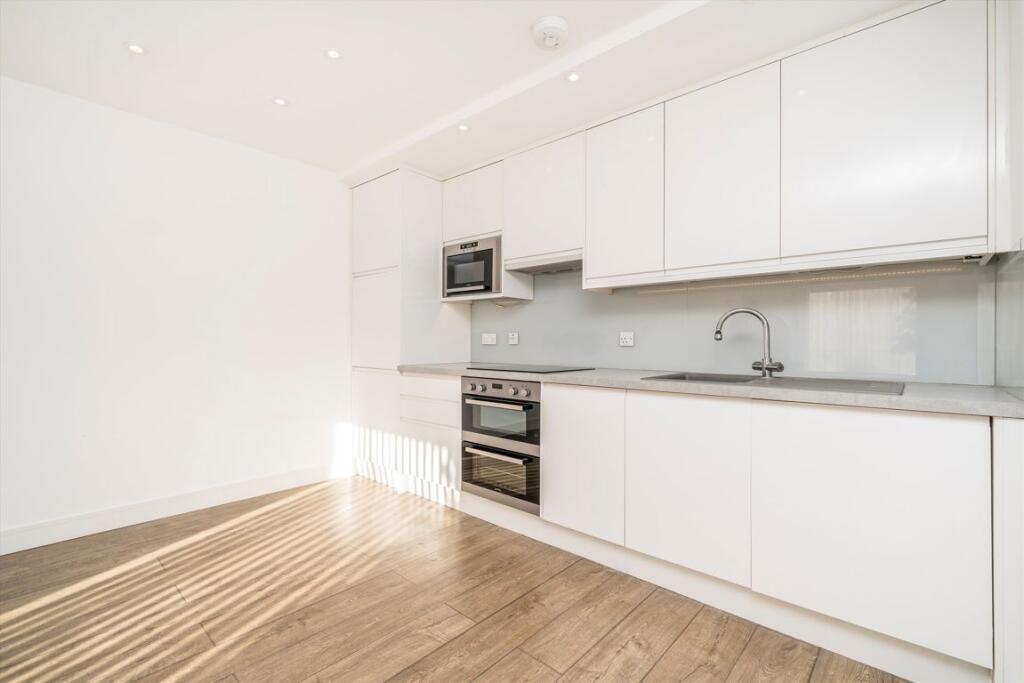 Apartment in London - View 3