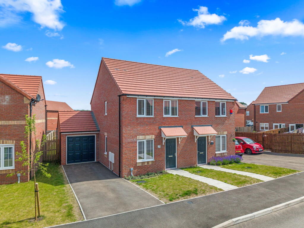 Diamond Close, New Ollerton, Nottinghamshire, NG22 9YP photo 2