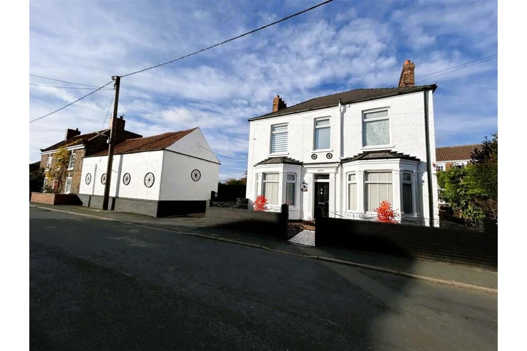 Main image of property: High Street, Goole, DN14