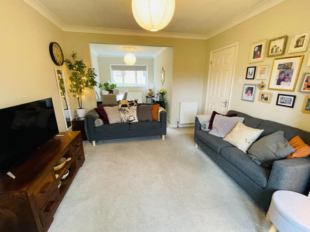 Thorpes Avenue, Denby Dale, Huddersfield, HD8 8TB photo 4