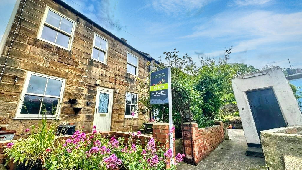 4 Darlington Terrace, Staithes, Saltburn-by-the-Sea, North Yorkshire, TS13 5DJ - View 2
