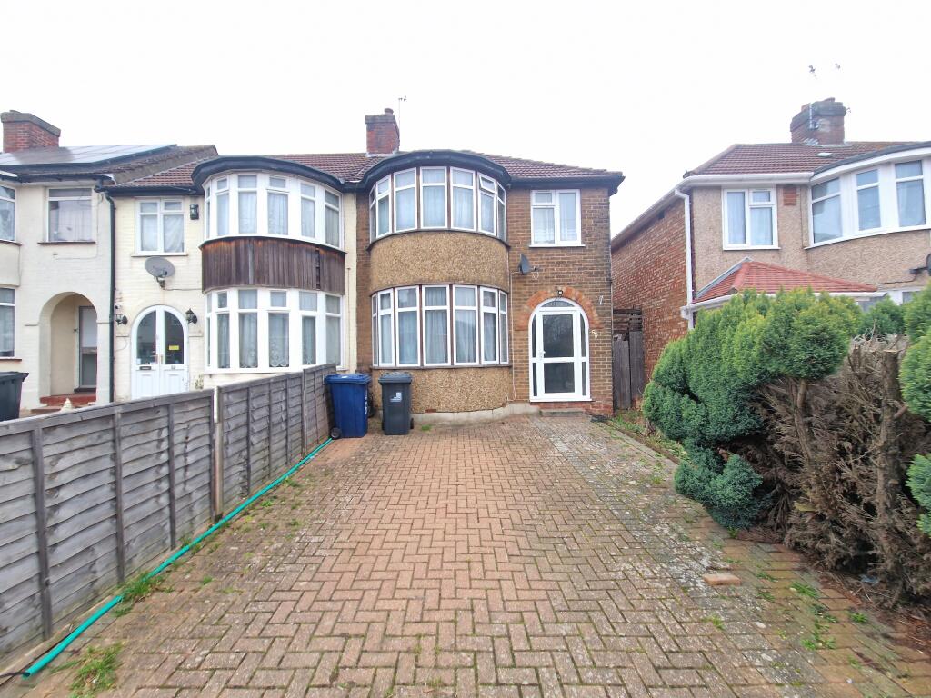 Main image of property: Reading Road, Northolt