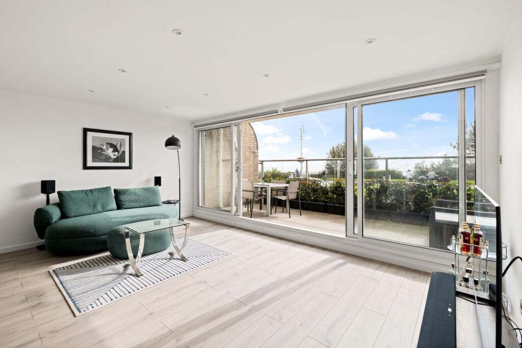 Main image of property: The Leas, Folkestone, CT20
