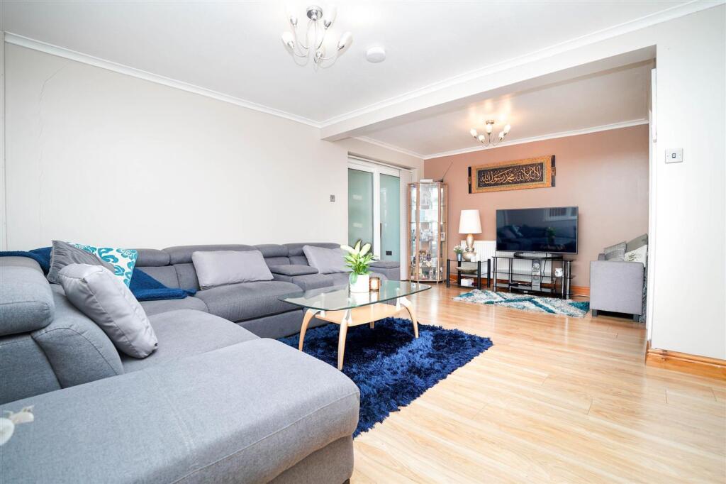 Larchmere Drive, Birmingham, B28 photo 3