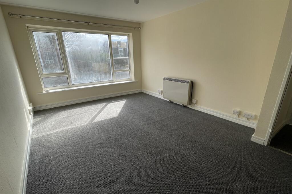Beachcroft, Pelham Place, Seaford, BN25 photo 2