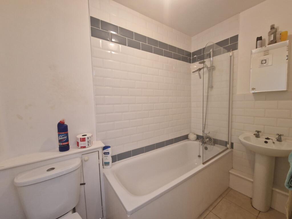 Apartment in Canterbury - View 3