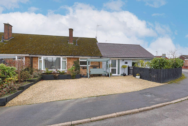 3-bed semi-detached on 10 Lupin Way, £325,000