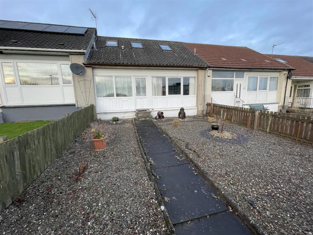 Main image of property: 15 Chapelhill, Kirkcaldy