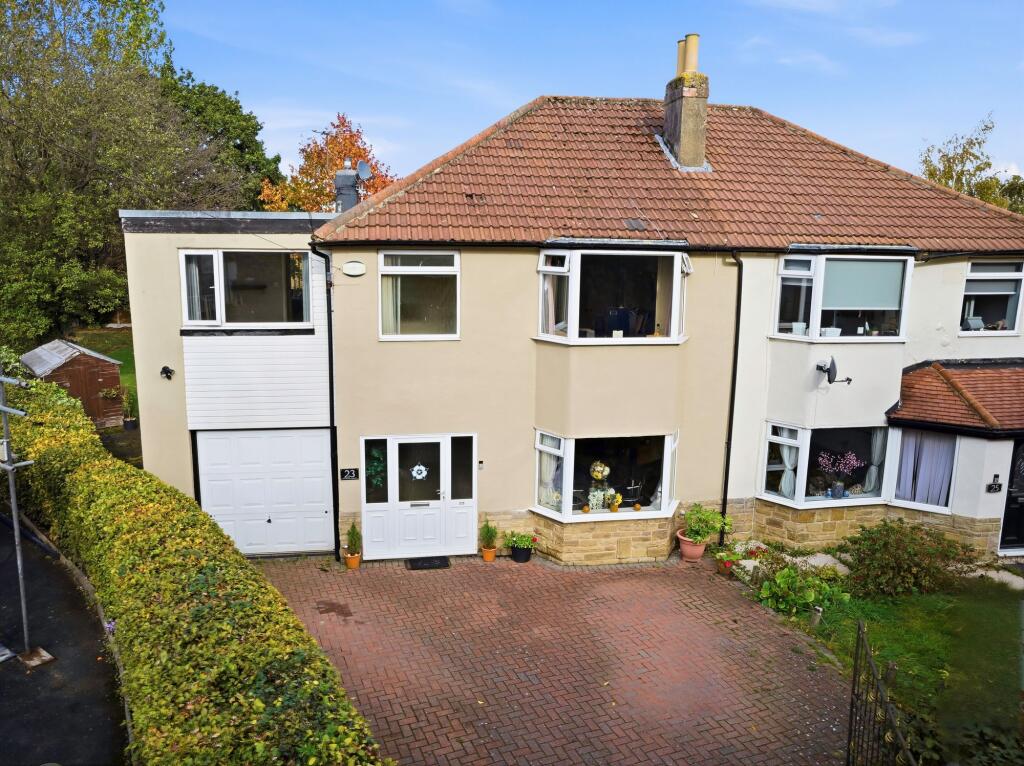 4-bed semi-detached on Ringwood Crescent, Leeds, LS14, £385,000