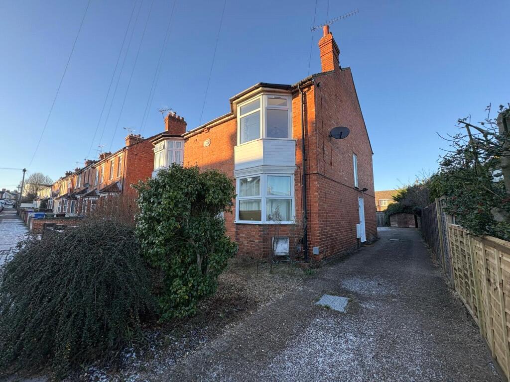 Main image of property: Holly Road, Aldershot, Hampshire, GU12