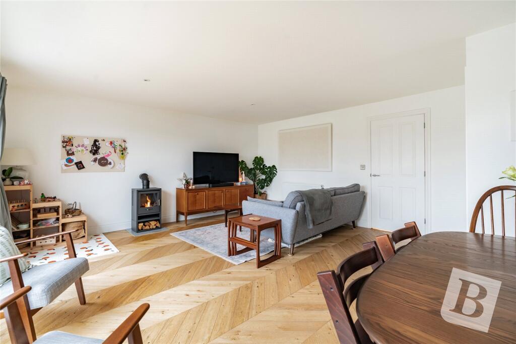 Elliots Close, West Horndon, Brentwood, Essex, CM13 photo 2