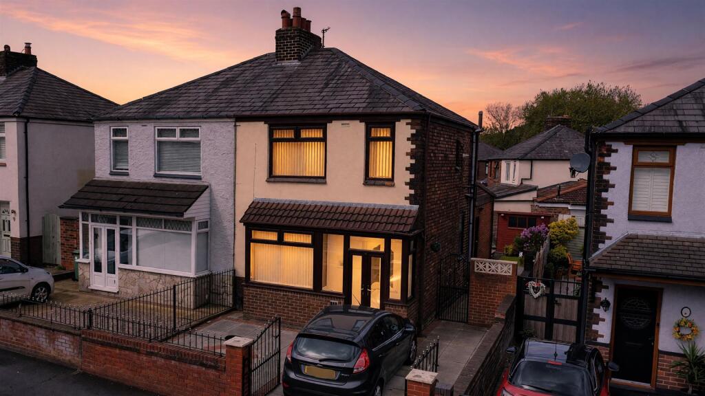 Main image of property: St Lukes Road, St Helens, WA10 4