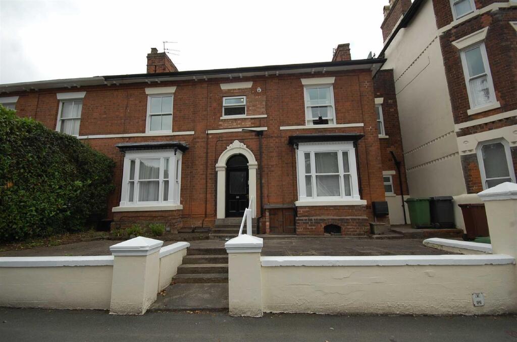 Main image of property: Flat 4, 28 Stubbs Road, Penn, Wolverhampton