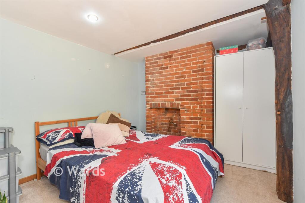House in Tonbridge - More