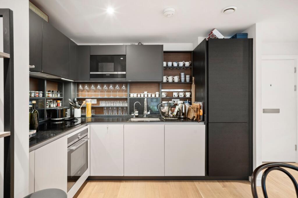 Apartment in London - View 3