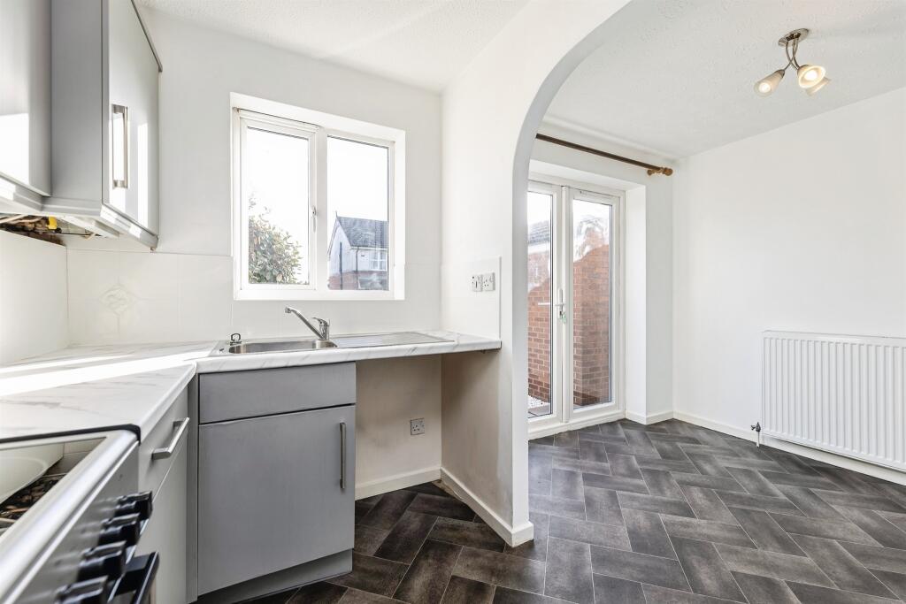 House in Leeds, Middleton - View 4