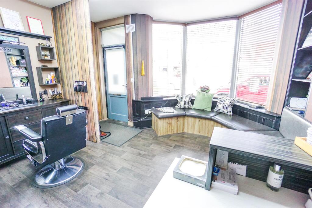 Main image of property: Barber Shop & Flat, Mansfield Road, Hasland, Chesterfield