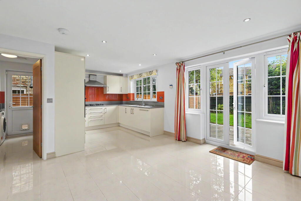 House in Royston, Melbourn - View 4